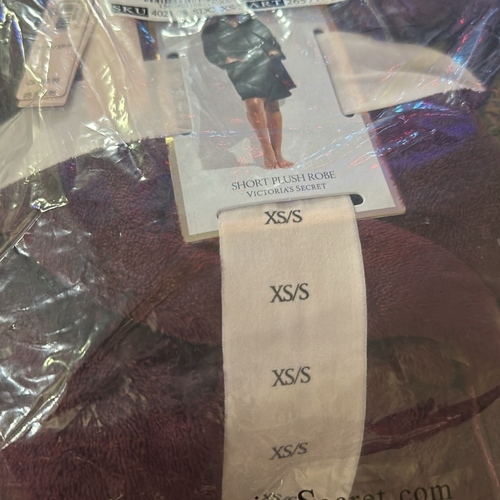 Victoria Secret Short Cozy Robe - Picture 5 of 5